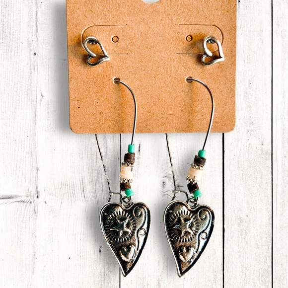 ❌SOLD❌Boho Silver Tone Earrings Hearts Stud and Dangle Turquoise Set Beads - Picture 15 of 16